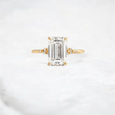 2ct-emerald-cut-cluster-moissanite-dimond-engagement-ring-1